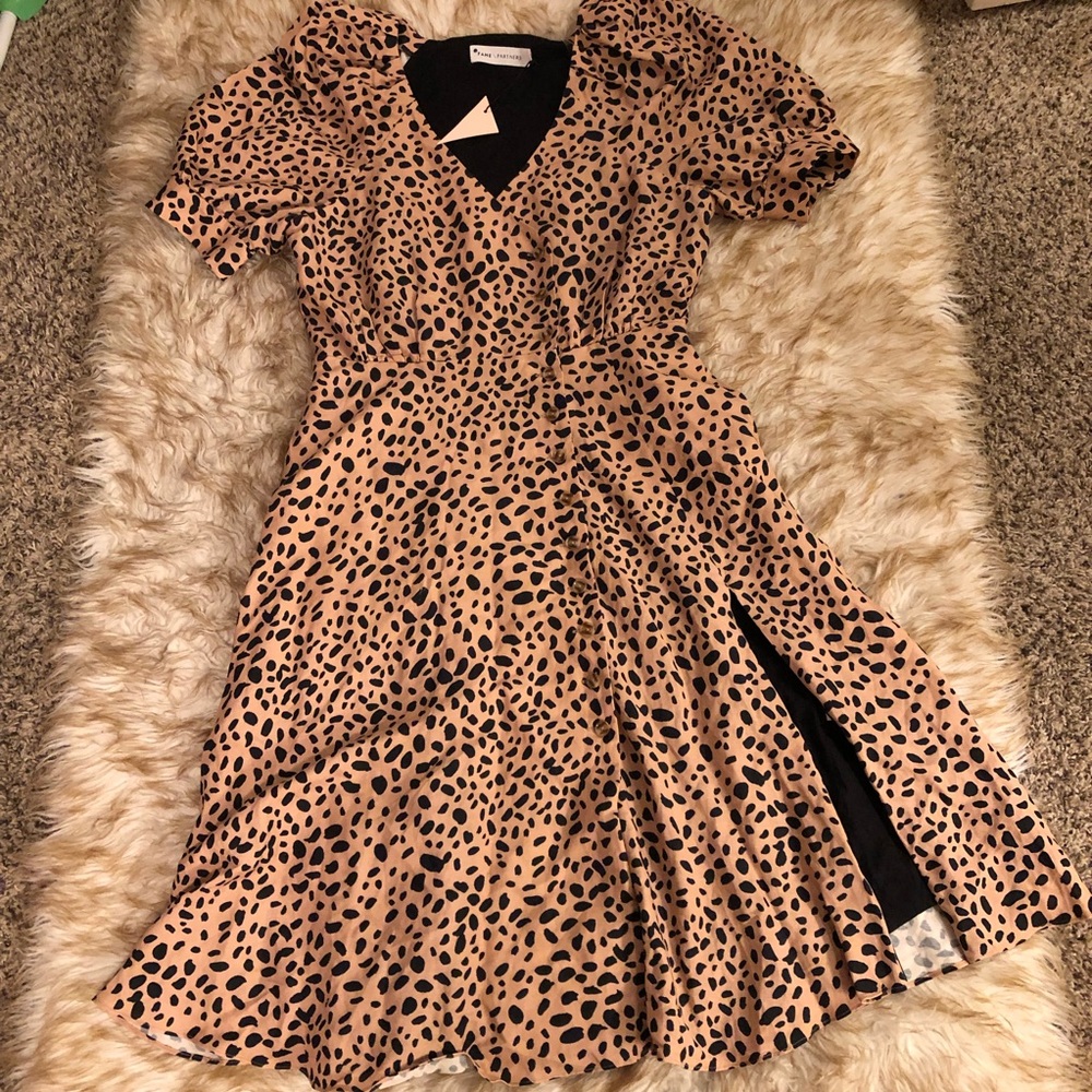 NWT Fame and Partners puff sleeve midi dress